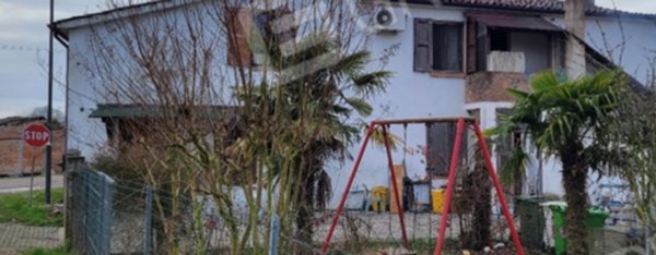 casa indipendente in vendita a Castelmassa