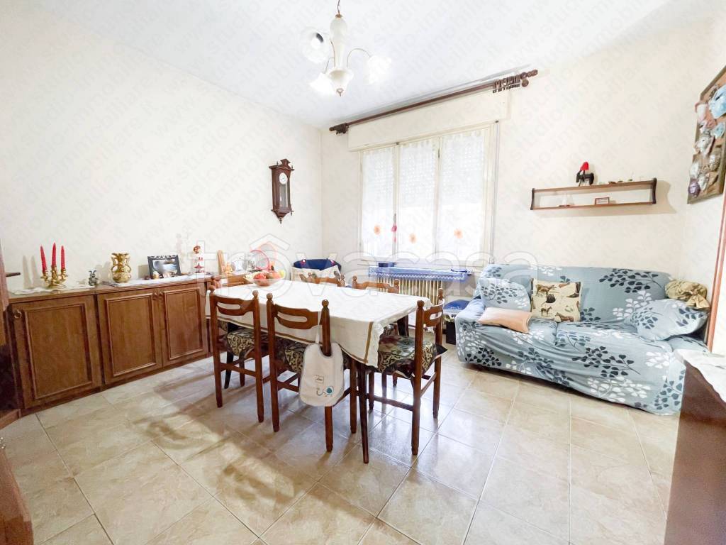 casa indipendente in vendita a Castelmassa