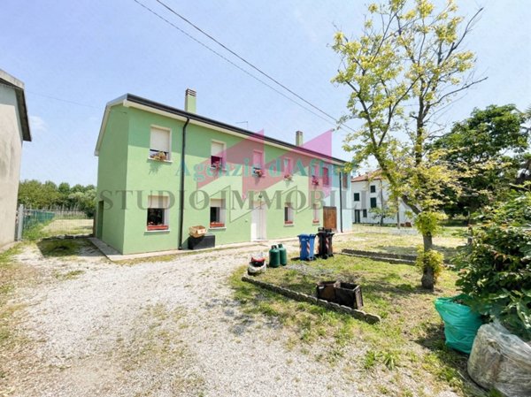 casa indipendente in vendita a Castelmassa