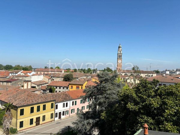casa indipendente in vendita a Castelmassa