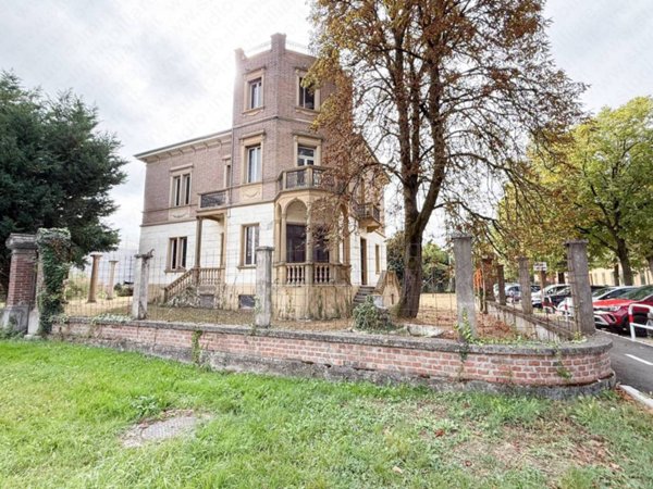 casa indipendente in vendita a Castelmassa