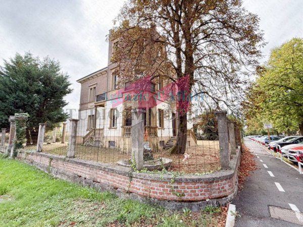 casa indipendente in vendita a Castelmassa