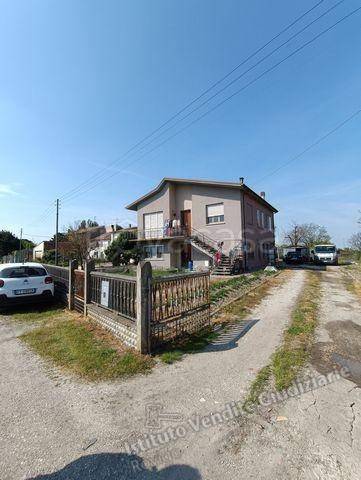 casa indipendente in vendita a Castelmassa