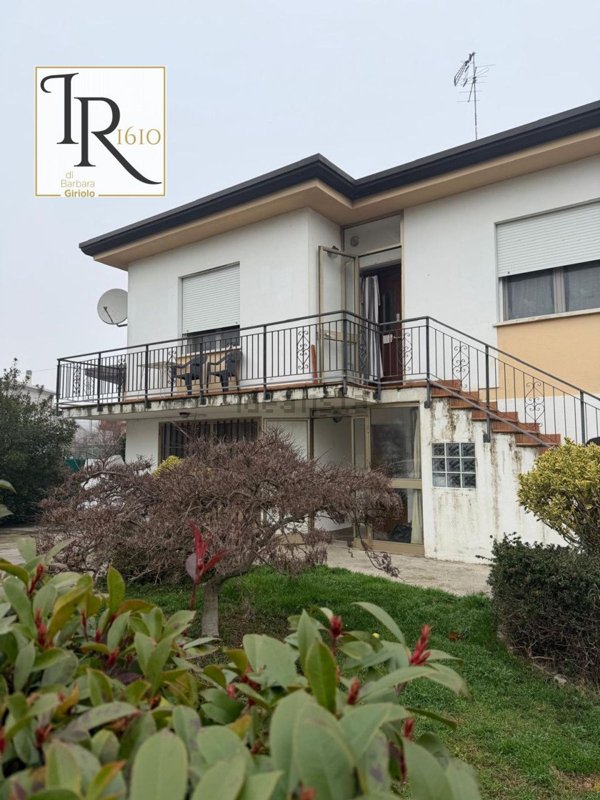 casa indipendente in vendita a Castelmassa