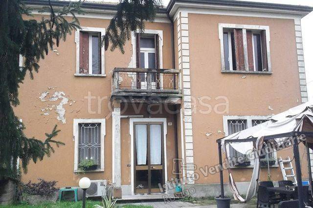 casa indipendente in vendita a Castelmassa