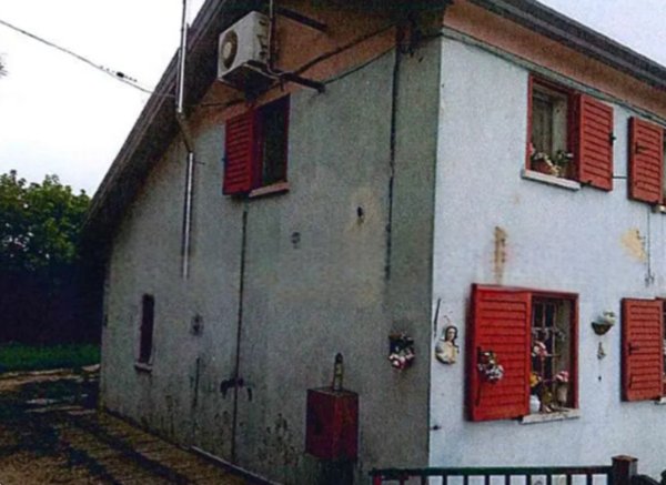 casa indipendente in vendita a Castelmassa