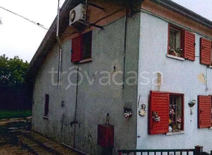 casa indipendente in vendita a Castelmassa