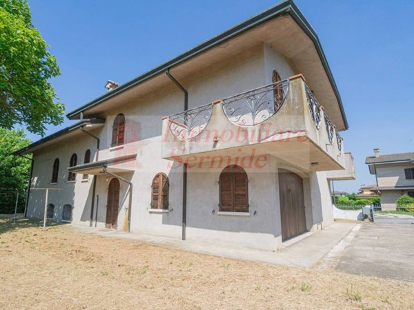 casa indipendente in vendita a Castelnovo Bariano in zona San Pietro Polesine
