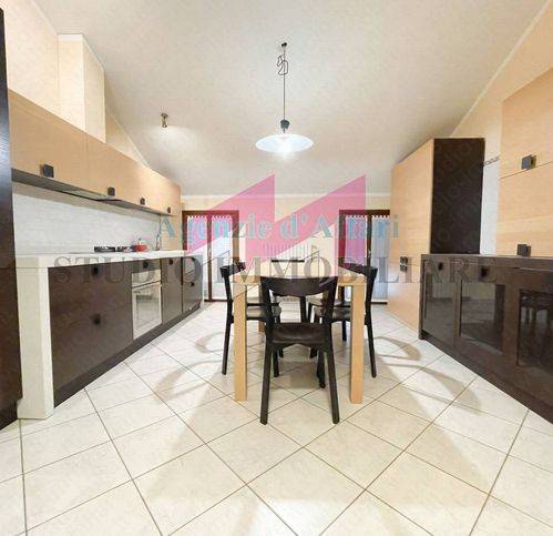 casa indipendente in vendita a Castelnovo Bariano