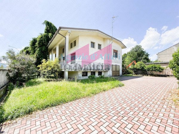 casa indipendente in vendita a Castelnovo Bariano