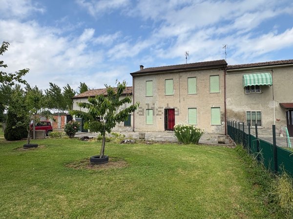 casa indipendente in vendita a Castelnovo Bariano in zona San Pietro Polesine