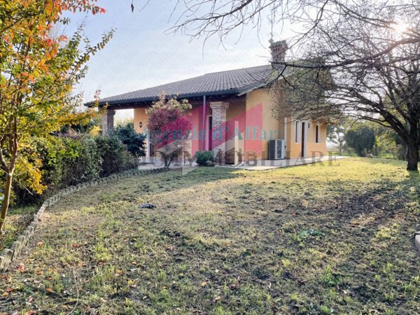 casa indipendente in vendita a Ceneselli