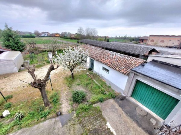 casa semindipendente in vendita a Ceneselli