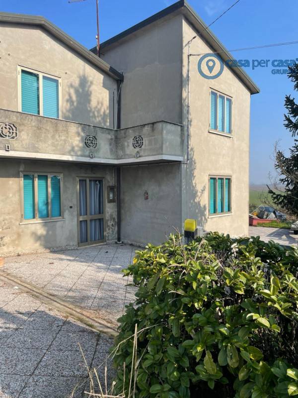 casa indipendente in vendita a Ceregnano