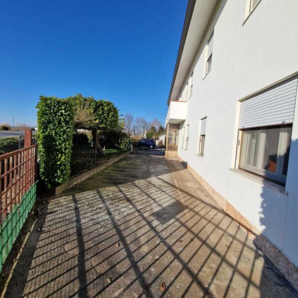 casa indipendente in vendita a Ceregnano