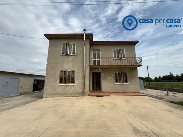 casa indipendente in vendita a Ceregnano
