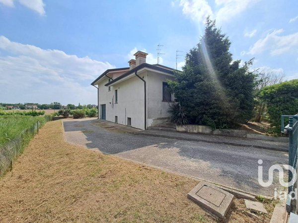 casa indipendente in vendita a Ceregnano