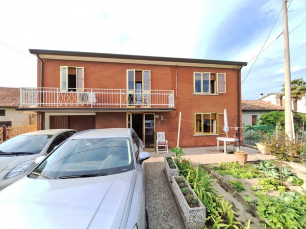 casa indipendente in vendita a Ceregnano