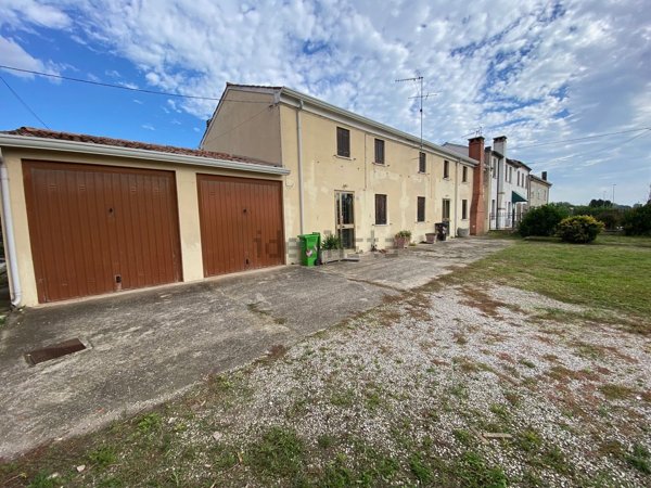 casa indipendente in vendita a Ceregnano