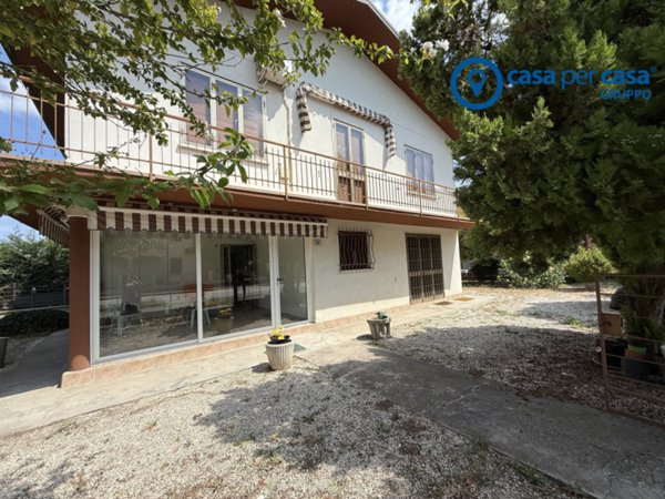 casa indipendente in vendita a Ceregnano