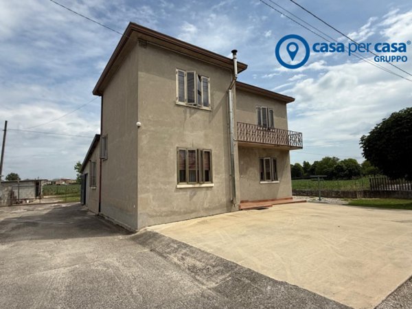 casa indipendente in vendita a Ceregnano