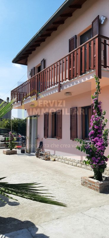casa indipendente in vendita a Ceregnano