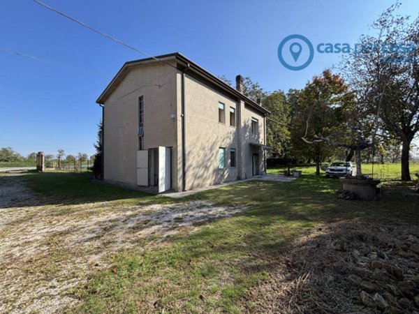 casa indipendente in vendita a Ceregnano