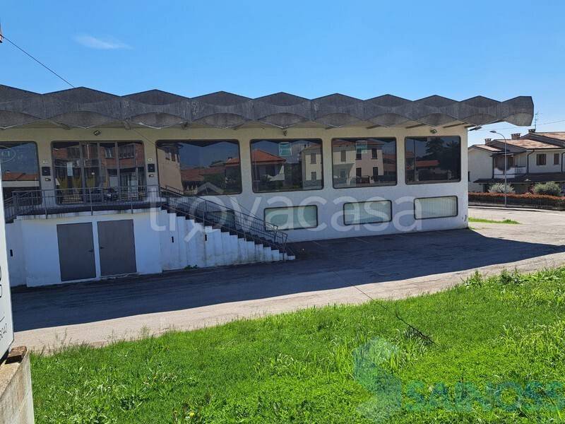 locale commerciale in vendita a Ceregnano