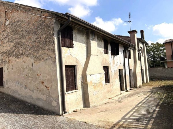 casa indipendente in vendita a Ceregnano