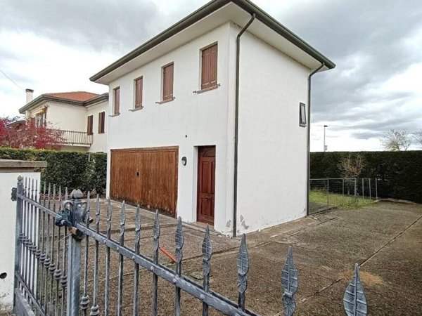 casa indipendente in vendita a Ceregnano