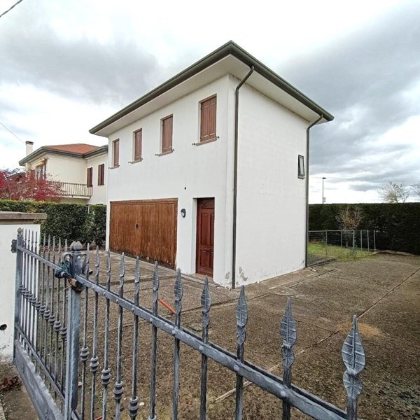 casa indipendente in vendita a Ceregnano