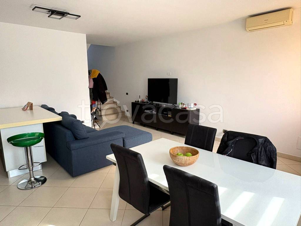 casa indipendente in vendita a Ceregnano