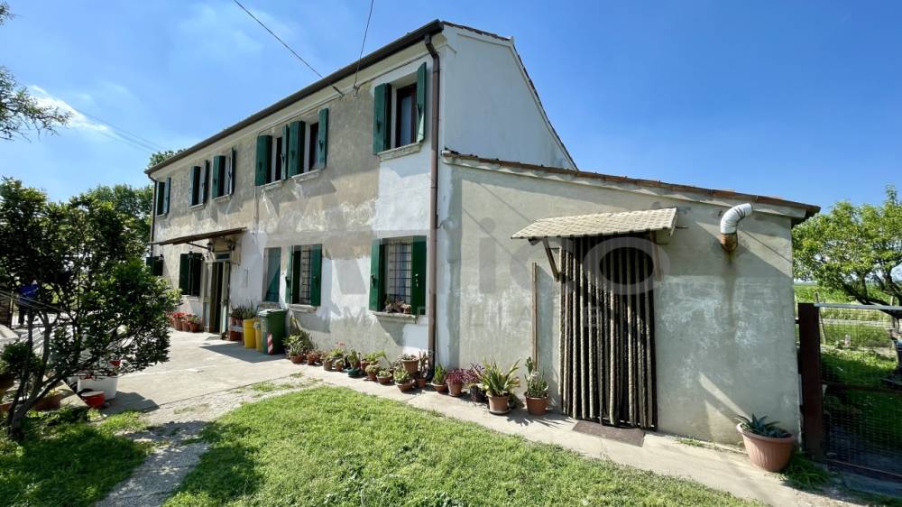 casa indipendente in vendita a Ceregnano