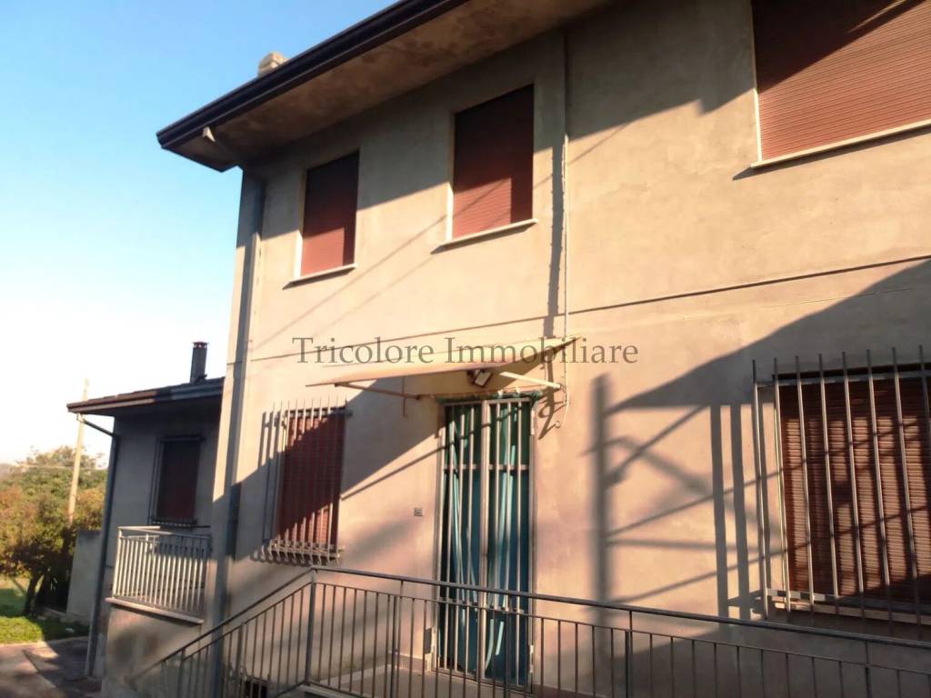 casa indipendente in vendita a Ceregnano