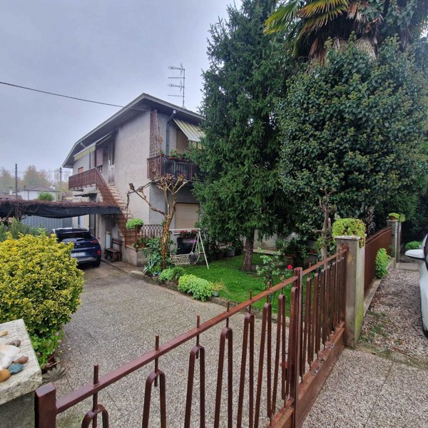 casa indipendente in vendita a Ceregnano