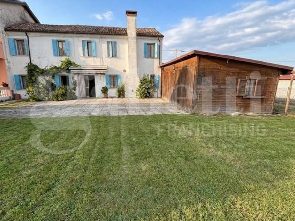 casa indipendente in vendita a Ceregnano