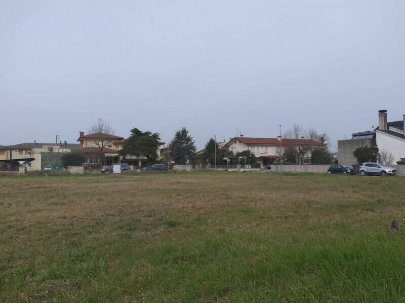 terreno edificabile in vendita a Ceregnano