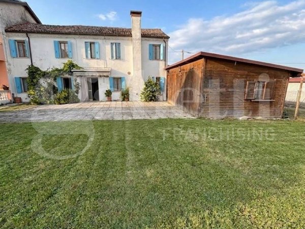 casa indipendente in vendita a Ceregnano