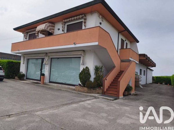 casa indipendente in vendita a Ceregnano