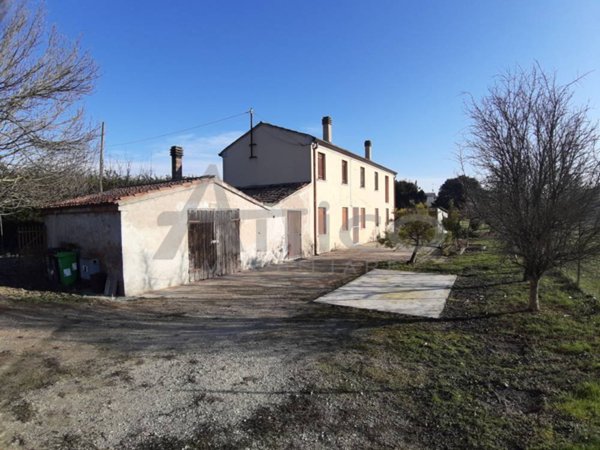casa indipendente in vendita a Ceregnano