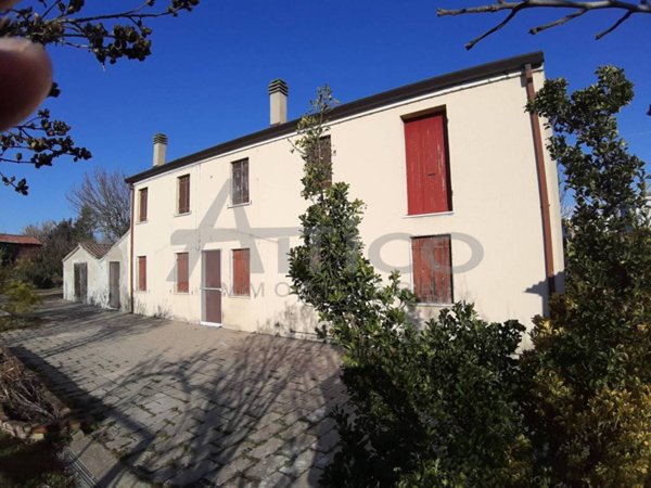 casa indipendente in vendita a Ceregnano