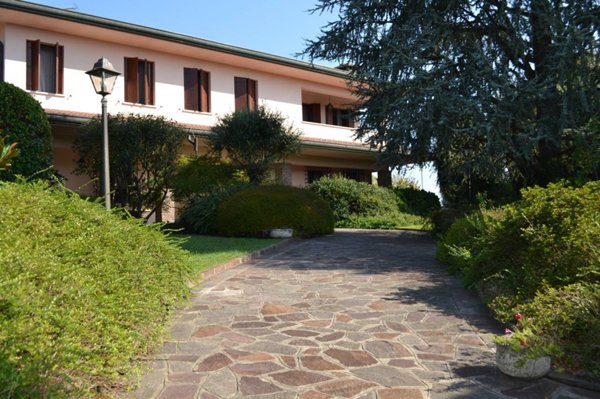 casa indipendente in vendita a Ceregnano