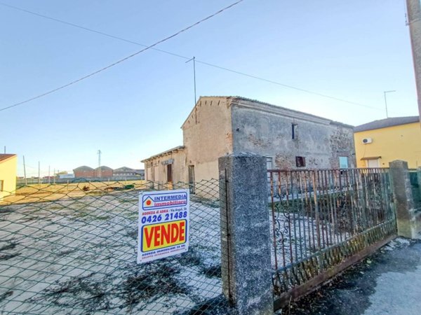 quadrivano in vendita a Corbola