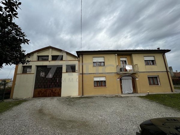 casa indipendente in vendita a Costa di Rovigo