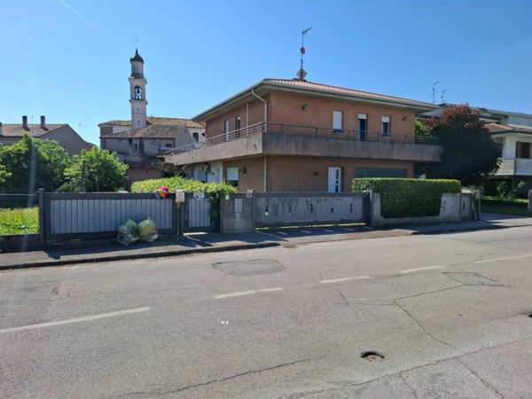 casa indipendente in vendita a Costa di Rovigo