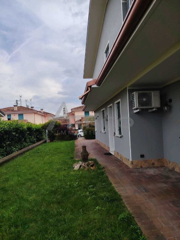 casa indipendente in vendita a Costa di Rovigo