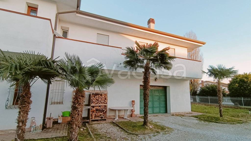 casa indipendente in vendita a Costa di Rovigo