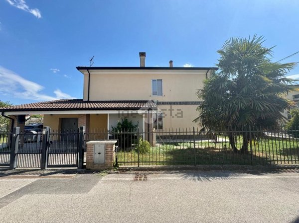 appartamento in vendita a Costa di Rovigo