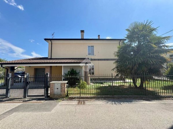 appartamento in vendita a Costa di Rovigo