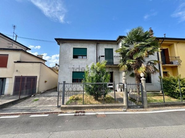 casa indipendente in vendita a Costa di Rovigo